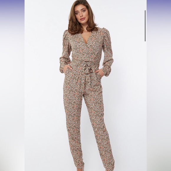 NWT women’s  Lofty manner floral jumpsuit - Picture 1 of 8